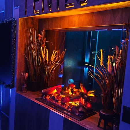 Smart Luxury Penthouse Suites - Private Sauna, Hot-Tub, Home Cinema At The Best Location In Szkopje Kültér fotó