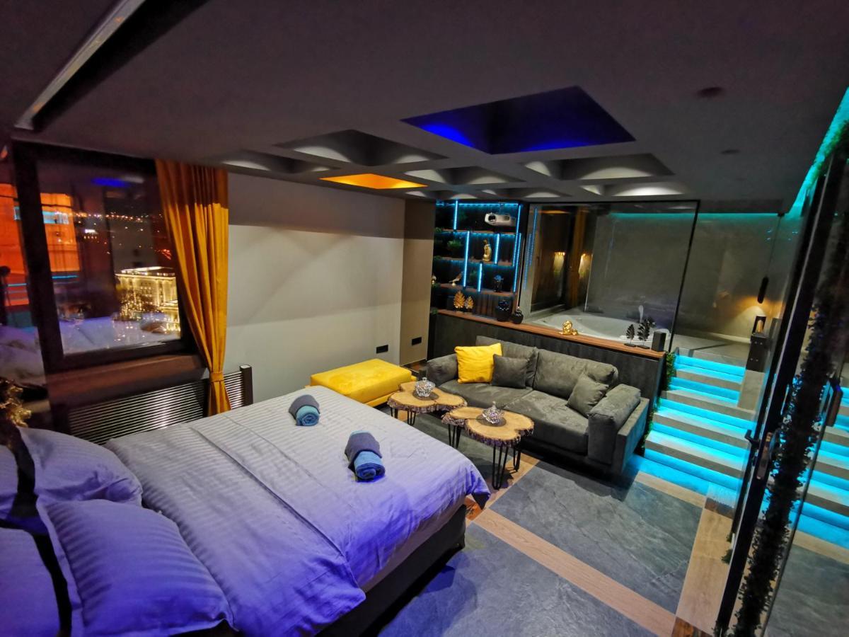Smart Luxury Penthouse Suites - Private Sauna, Hot-Tub, Home Cinema At The Best Location In Szkopje Kültér fotó