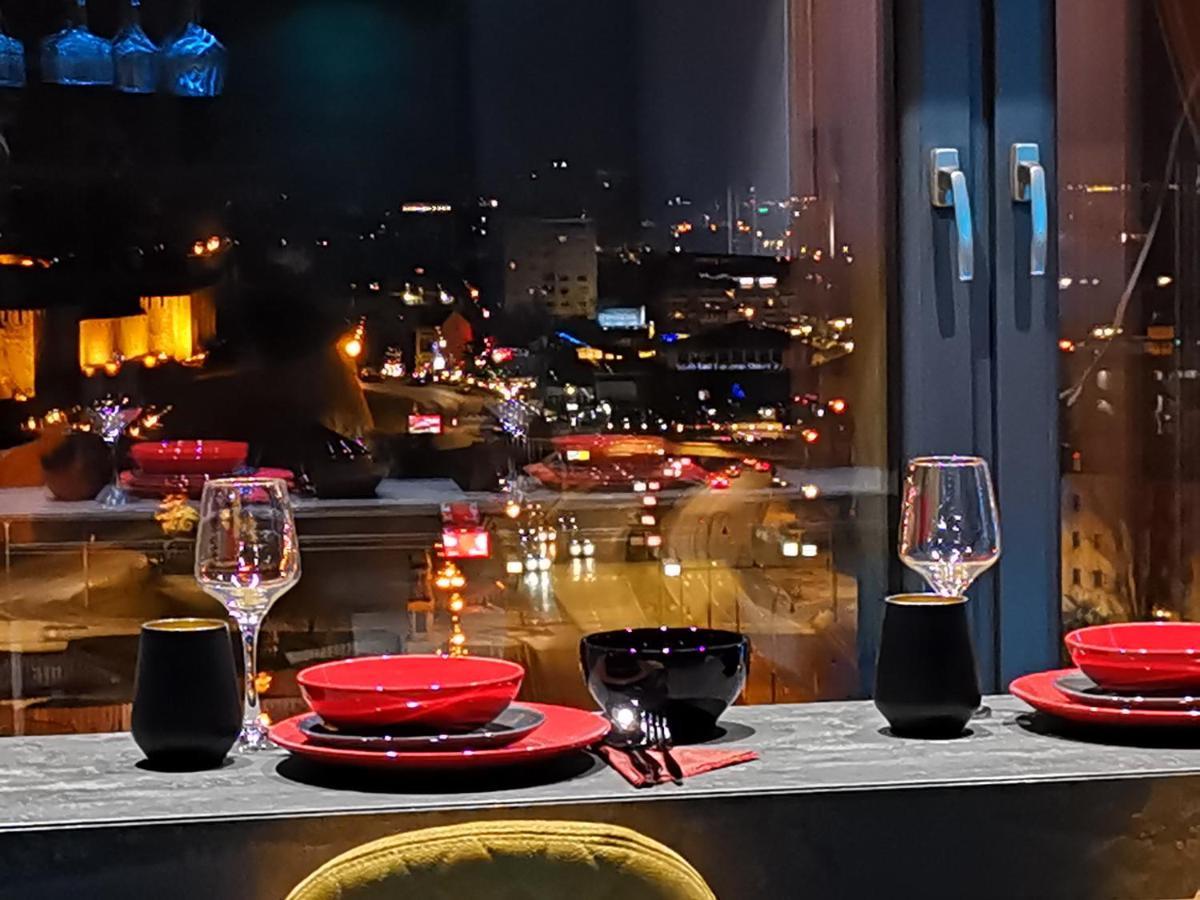 Smart Luxury Penthouse Suites - Private Sauna, Hot-Tub, Home Cinema At The Best Location In Szkopje Kültér fotó