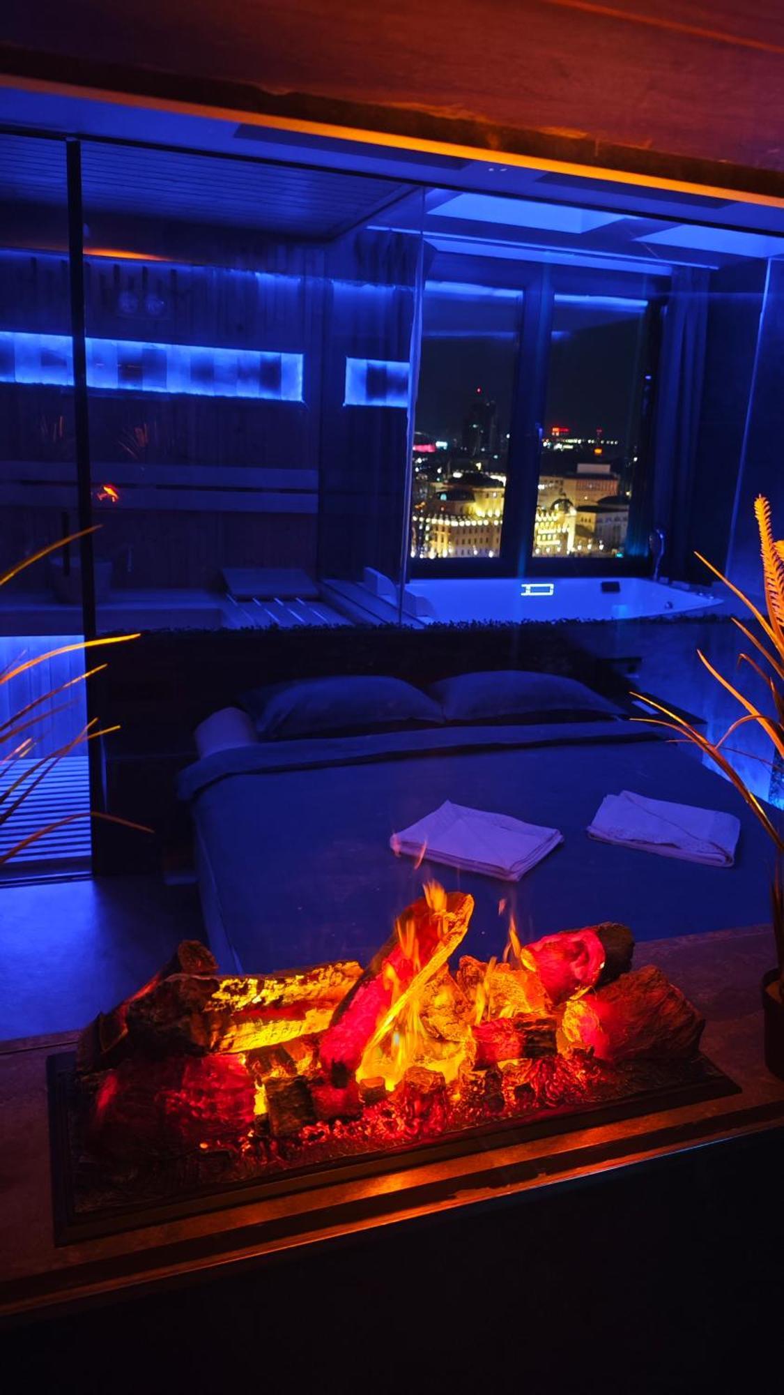 Smart Luxury Penthouse Suites - Private Sauna, Hot-Tub, Home Cinema At The Best Location In Szkopje Kültér fotó
