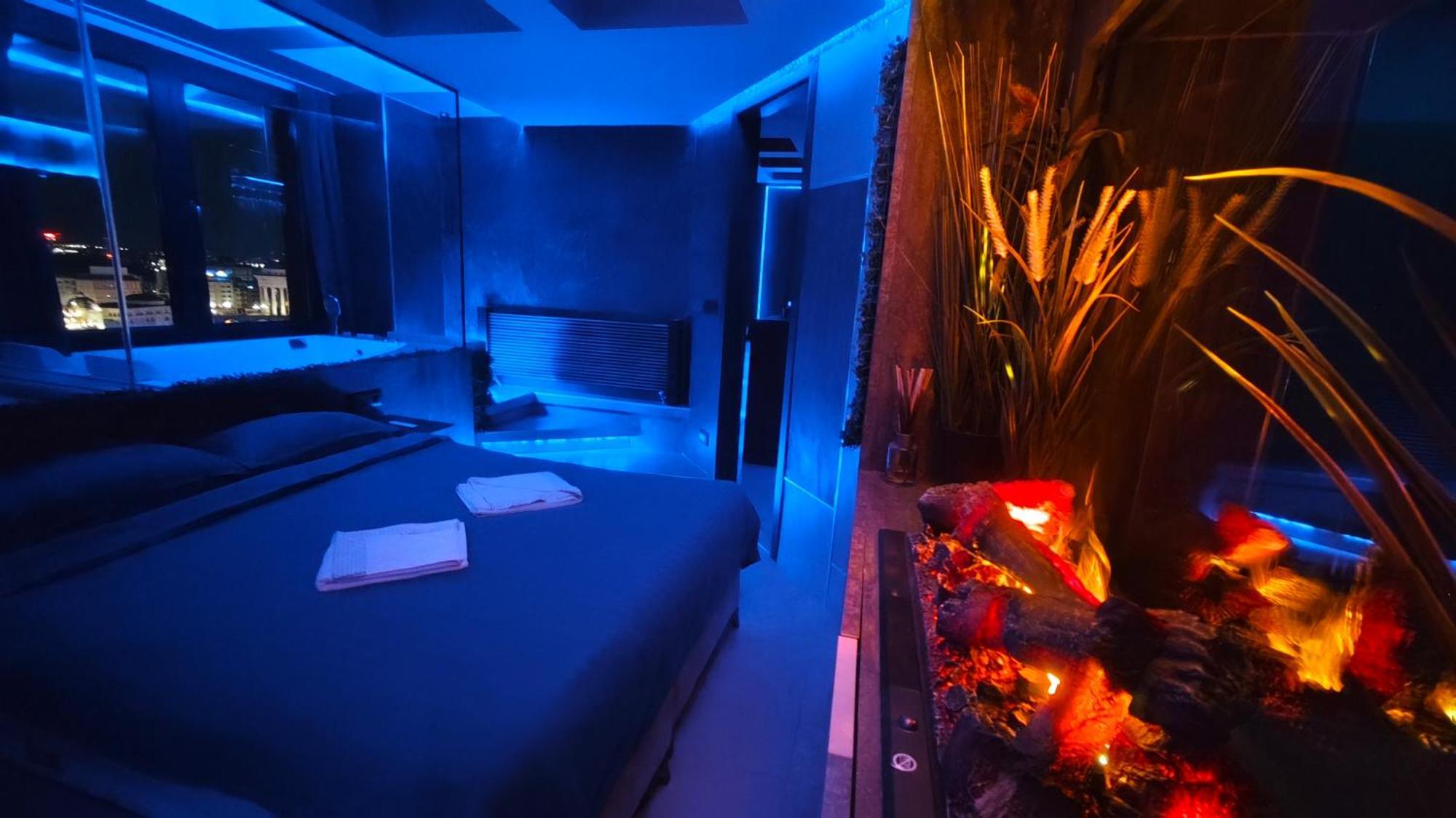 Smart Luxury Penthouse Suites - Private Sauna, Hot-Tub, Home Cinema At The Best Location In Szkopje Kültér fotó